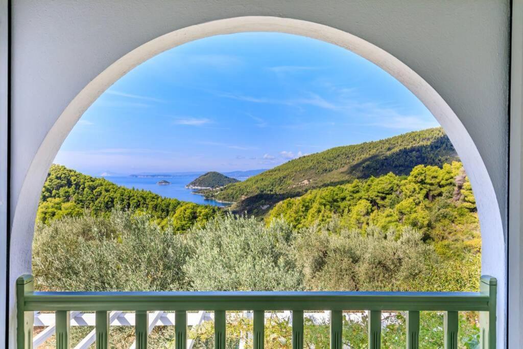 Nina-Myrtia Countryside House Skopelos Ditropo Exteriör bild