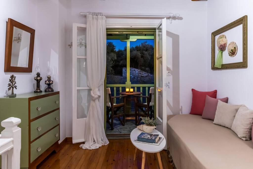 Nina-Myrtia Countryside House Skopelos Ditropo Exteriör bild