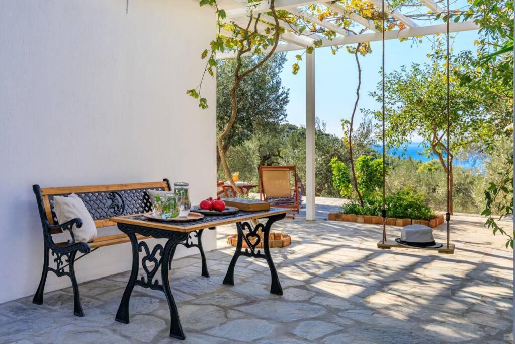 Nina-Myrtia Countryside House Skopelos Ditropo Exteriör bild