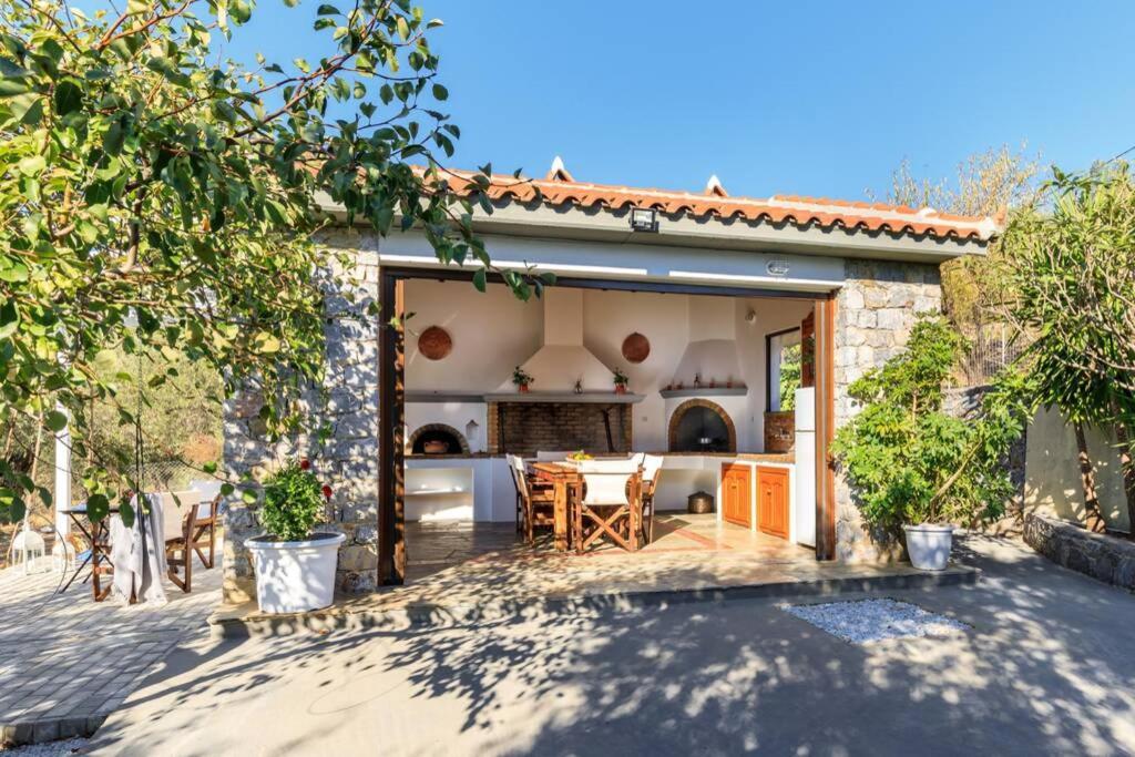 Nina-Myrtia Countryside House Skopelos Ditropo Exteriör bild
