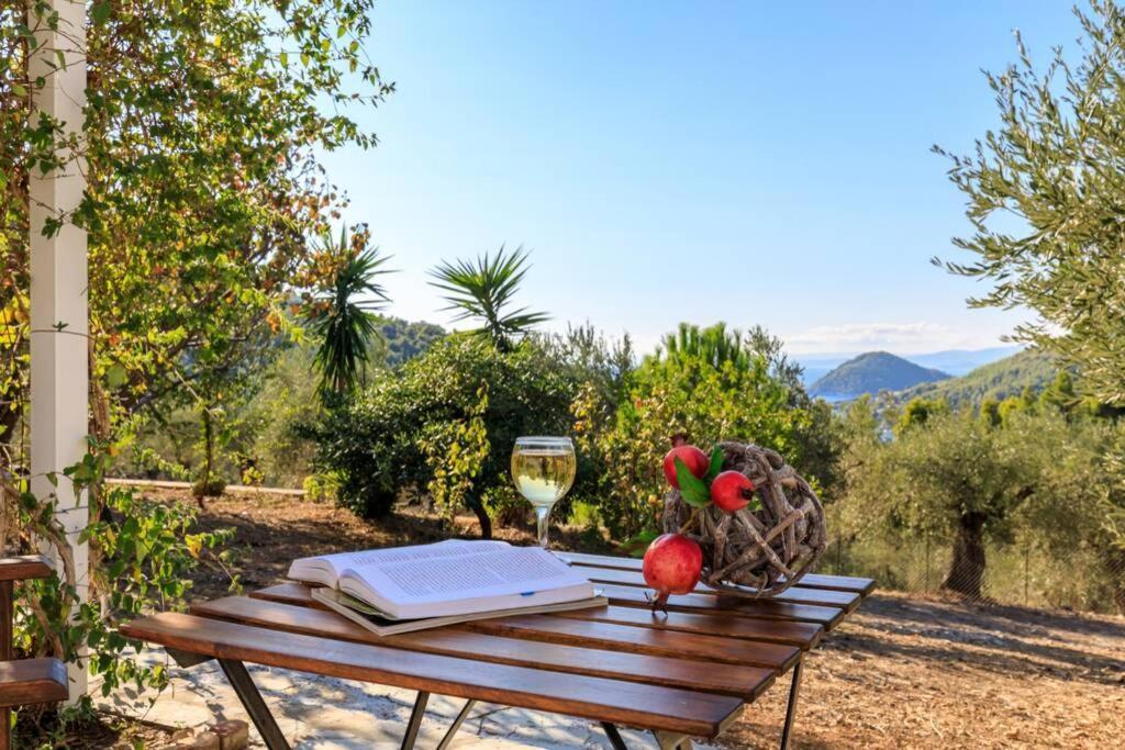 Nina-Myrtia Countryside House Skopelos Ditropo Exteriör bild